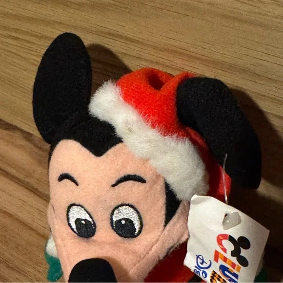 NWT 7 Disney 8” Christmas Mickey, Minnie, Pooh, Eeyore Plush Vintage 1990’s Lot - Picture 13 of 15